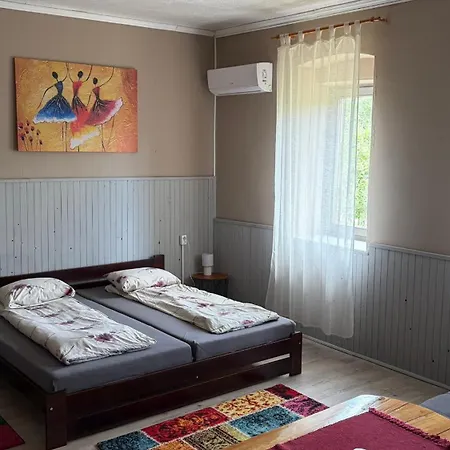 Dobo Tanya مزرعة للإقامة Roszke