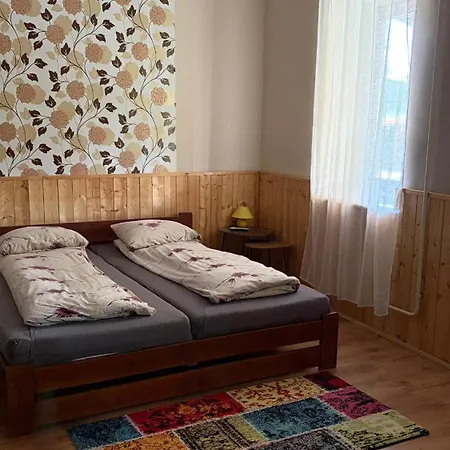 Dobo Tanya Roszke