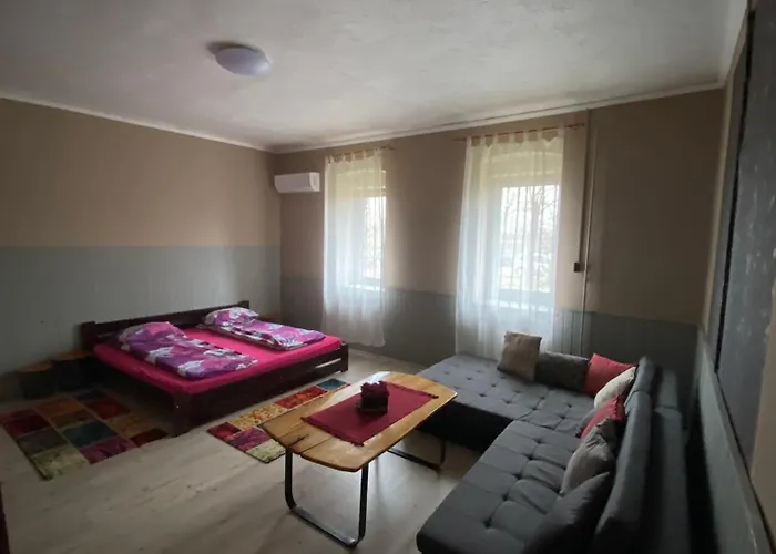 Lantgård Dobo Tanya *